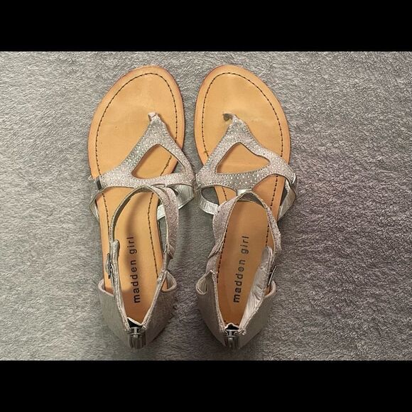 MADDEN Girl silver sparkle swing sandal size 8 M flat zip back - Picture 4 of 6